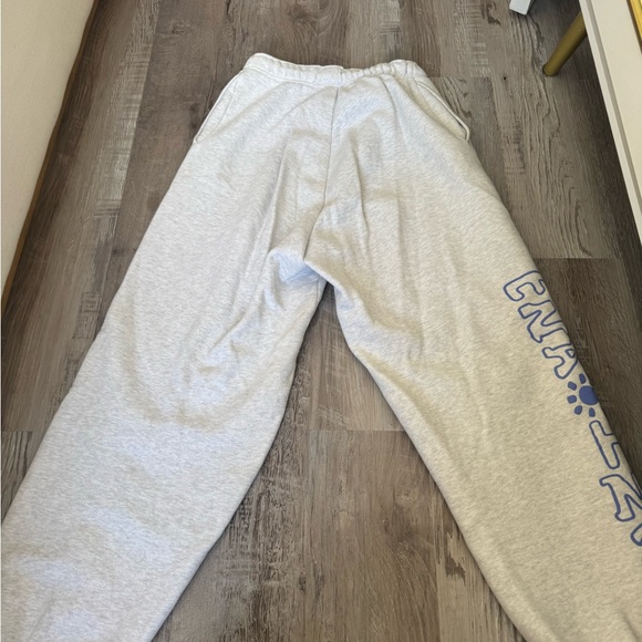 Aritzia TNA sweatpants - Picture 4 of 5
